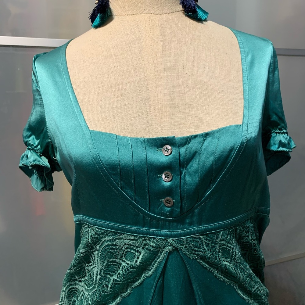 Dress - Picture 2 of 4